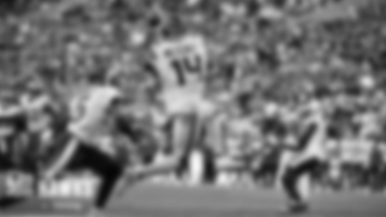 Seahawks receiver DK Metcalf catches a touchdown pass from Russell Wilson.