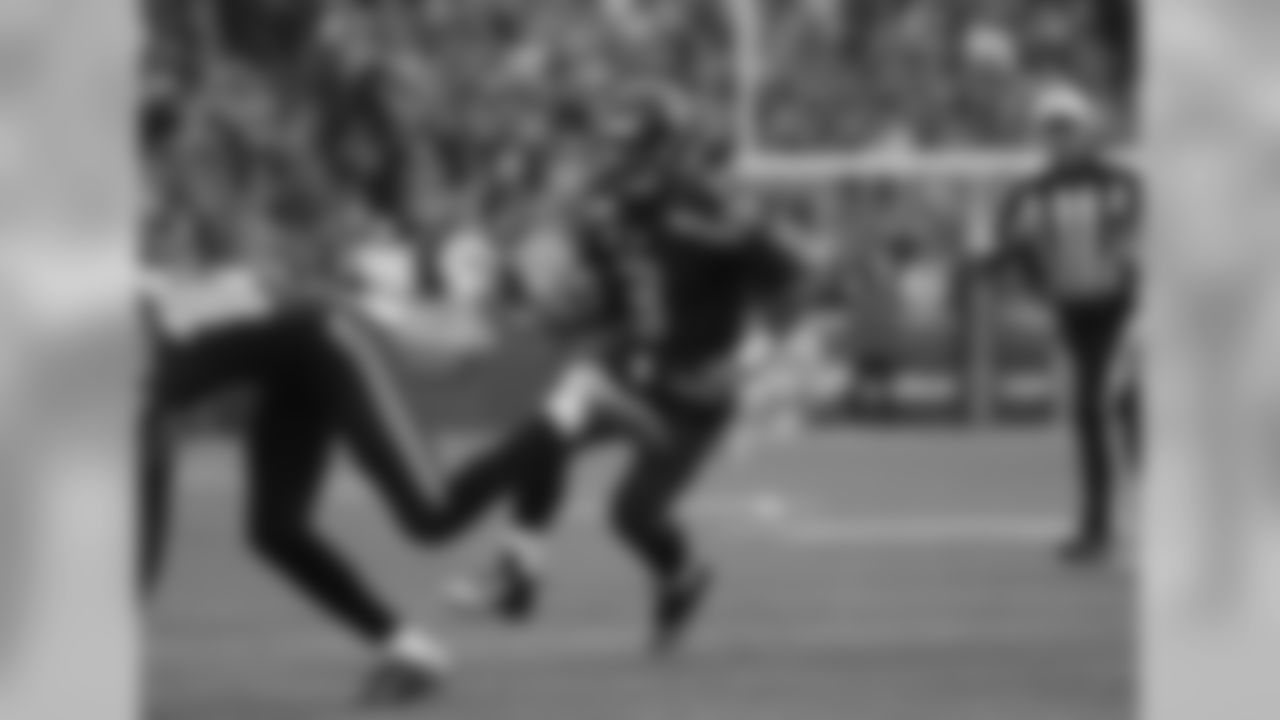 russellwilson_running-34.jpg