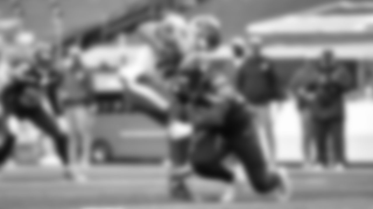 98 - Defensive End - Alton Robinson