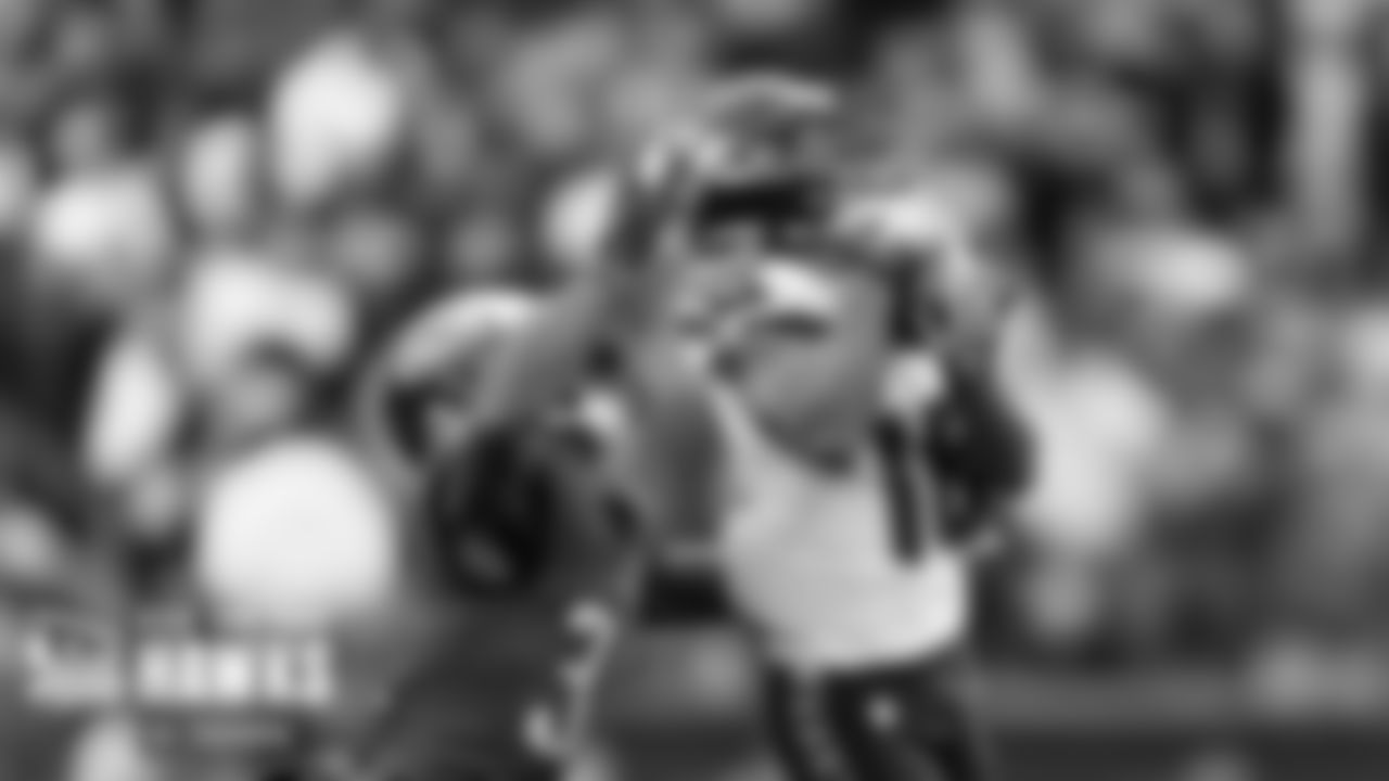 Seahawks receiver Tyler Lockett catches a deep pass from quarterback Russell Wilson for a 38-yard gain in the fourth quarter.