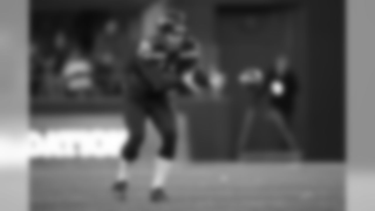 DE Michael Bennett