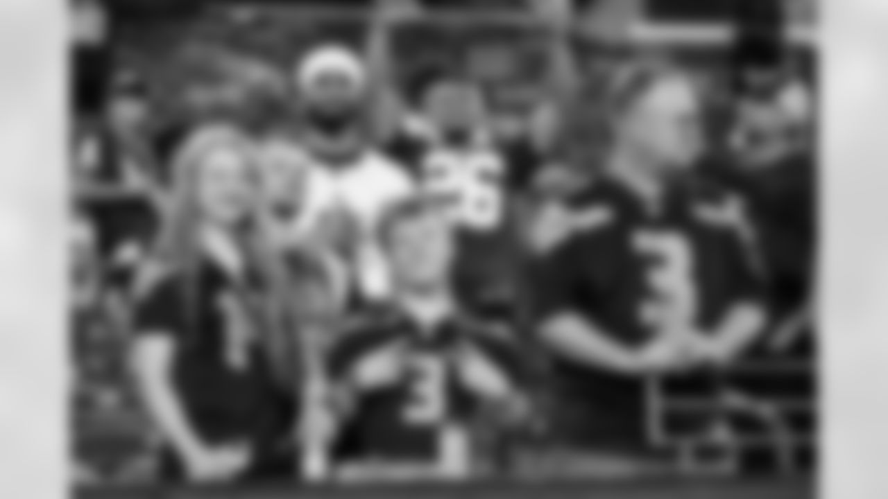 The 12's made the trip to East Rutherford, NJ to watch the Seahawks take on the New York Giants on Monday Night Football on October 2, 2023.