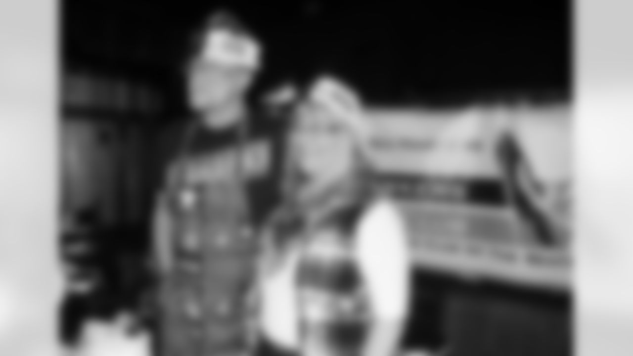 [September 15, 1985]: Seahawks 49- Chargers 35San Diego Chargers Hall of Fame quarterback Dan Fouts (14) drops back to pass during an NFL game against the Seattle Seahawks in San Diego, Sept. 15,1985. The Seahawks defeated the Chargers 49-35. (AP Photo/NFL Photos)