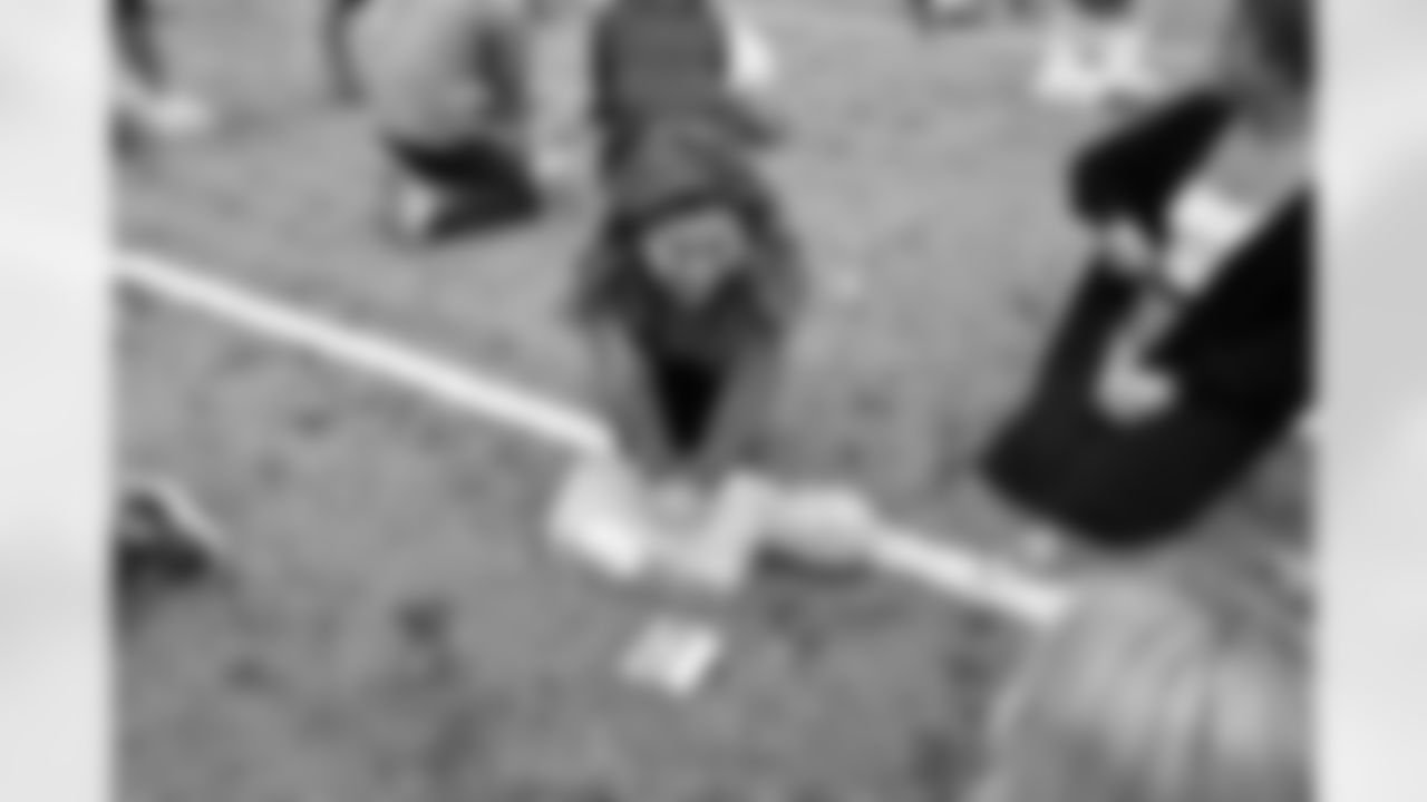 Seahawks-CPR-Training - 20230501_15-23-44_2377
