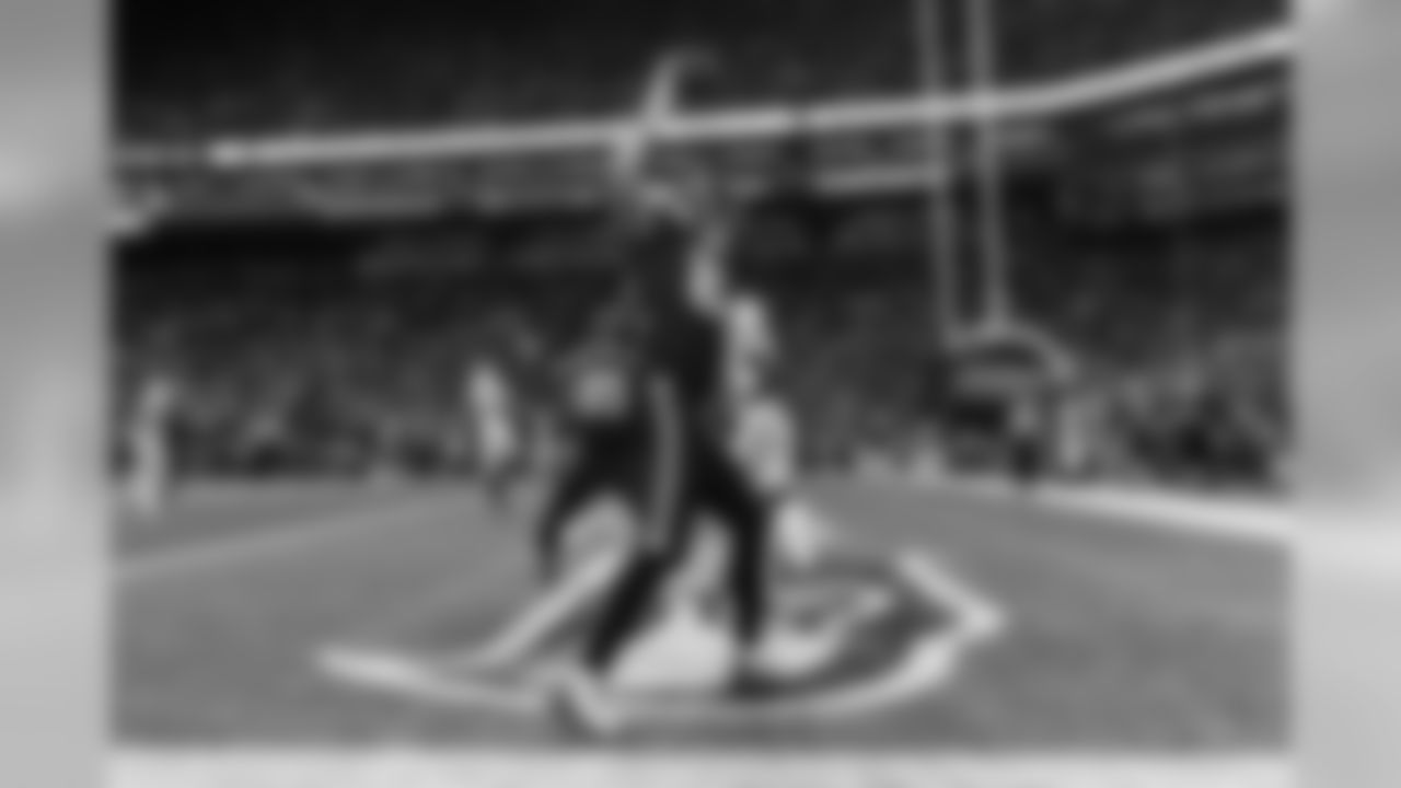 Seahawks tight end Luke Willson spikes the ball after a six-yard touchdown reception from Russell Wilson in the fourth quarter.