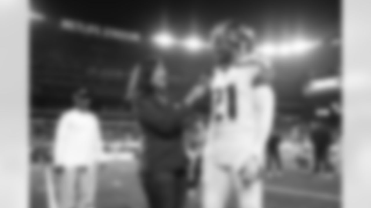 Seahawks-Postgame-Celebration-Week-4-Giants-20231002_23-19-39_033248