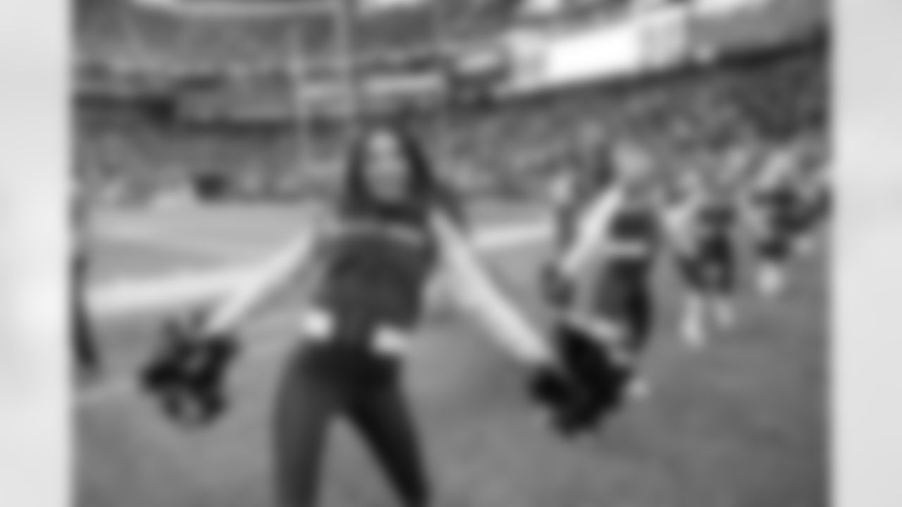 20230101_NYJvsSEA_Dancers_POTTER-5785