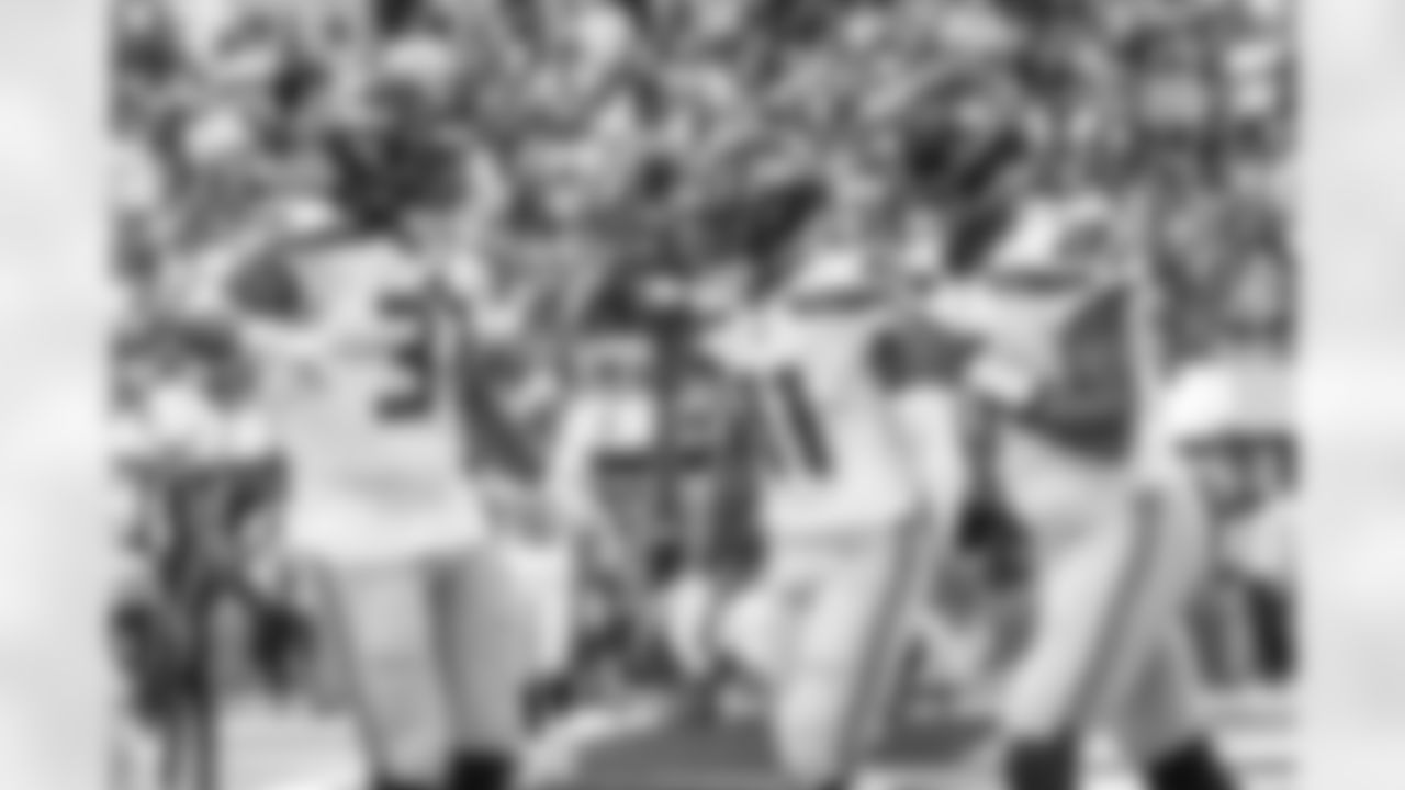 The best photos of Seahawks running back DeeJay Dallas from the 2022 season.