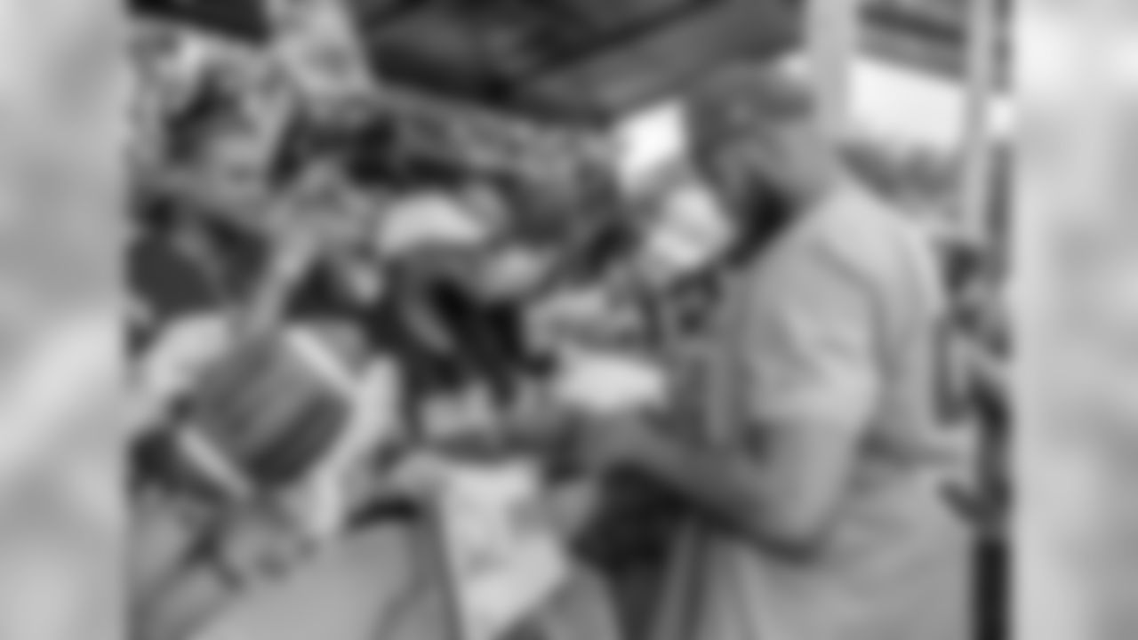 170126_pro_bowl_fans_day_two-19.jpg