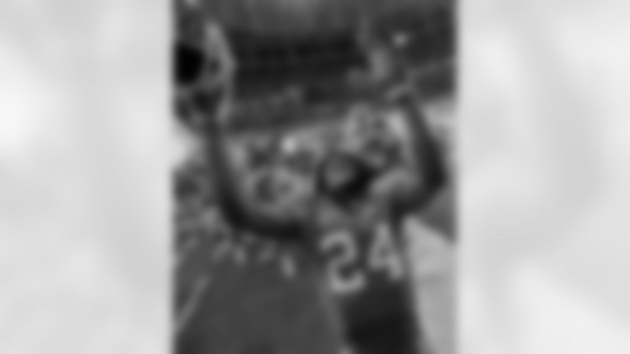 Tight End Troy Niklas