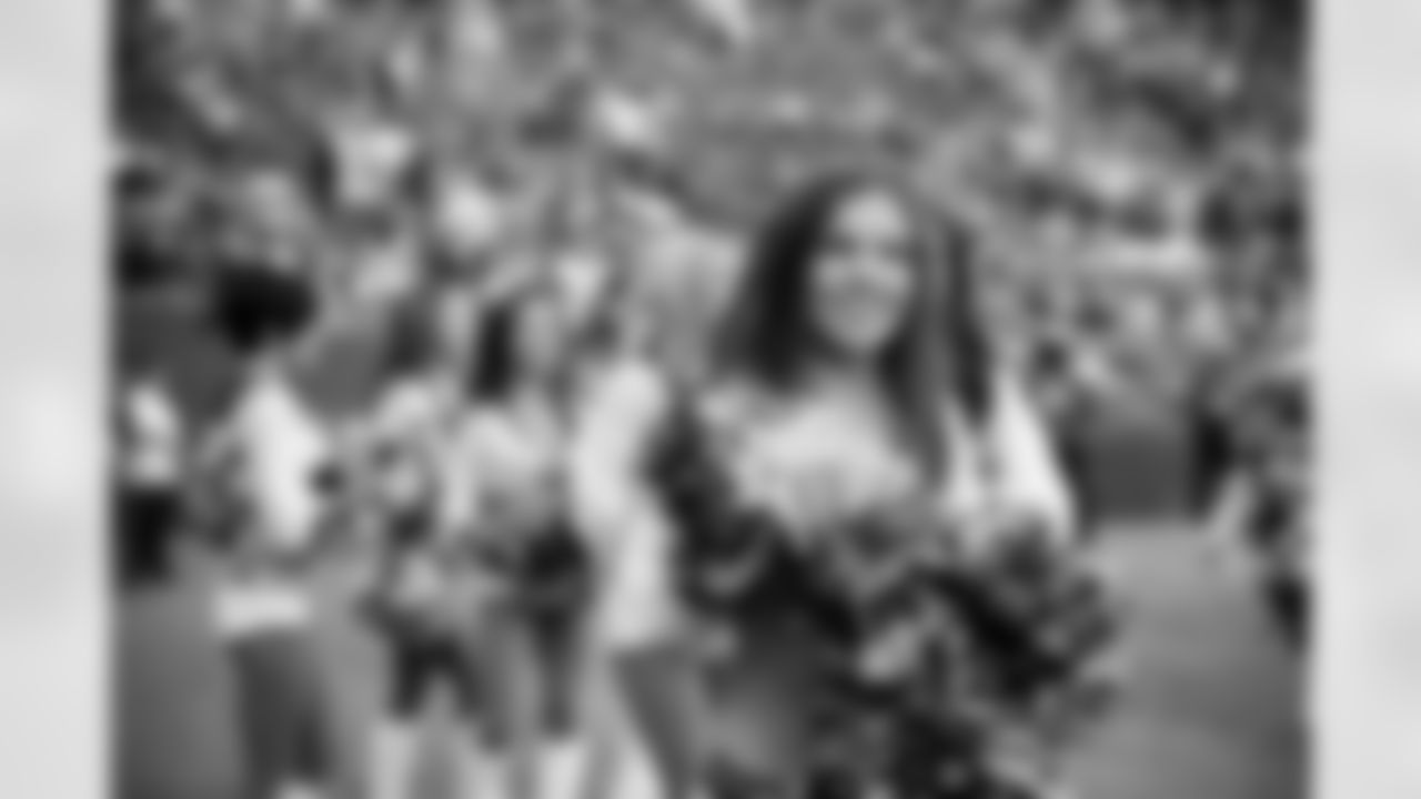 temp20120830_SEAHAWKS_RAIDERS_SEAGALS-4-2.jpg