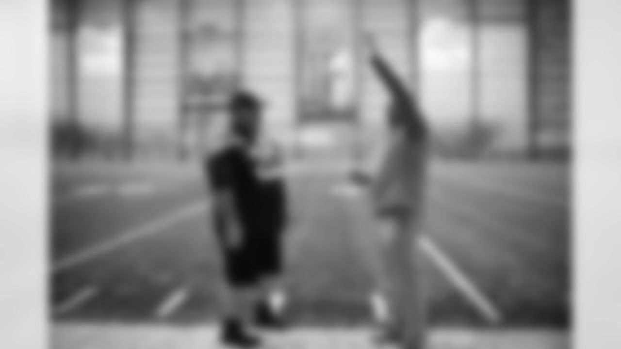 1.28.23_Weintrob_A74_Seahawks_FanOfTheYearVMACTour_0041