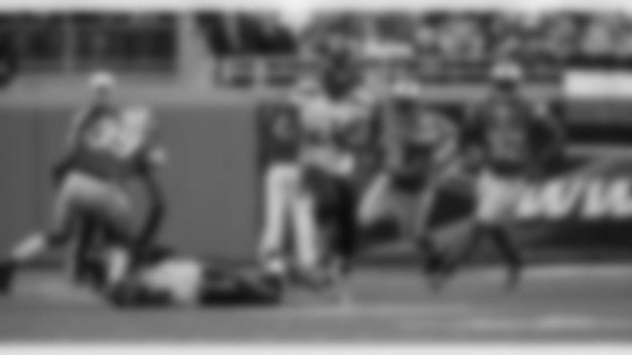 white-navy-uniforms- 20121028_10-39-10_5788