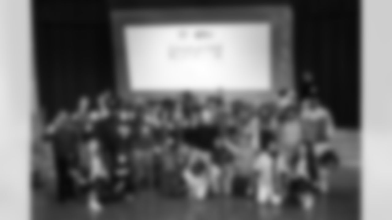 20221106_CHARACTER_PLAYBOOK_MAR_RM3_2179