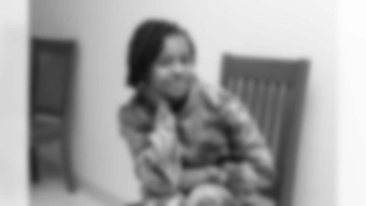 Aamira, 12 - What I like about me is I am a role model to some people I know. I give them good advice when they have a problem and I encourage them to be a good role model to others.