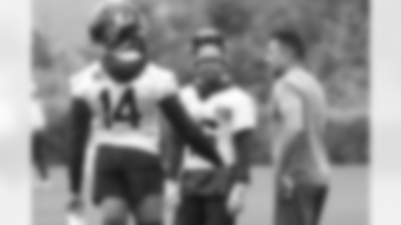 Seahawks players practice at the Virginia Mason Athletic Center in Renton on October 5, 2022.