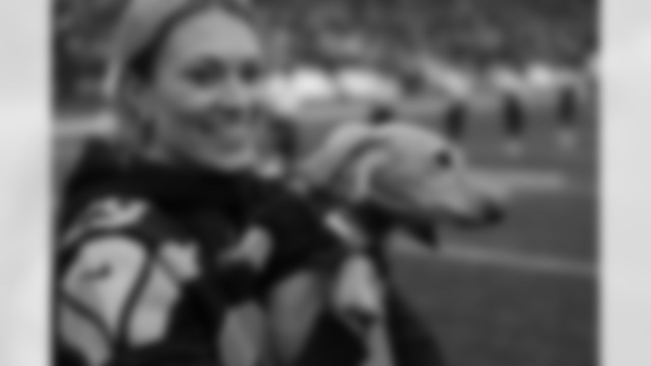 Seahawks-Wiener-Dog-Race-20230108_14-54-15_2530