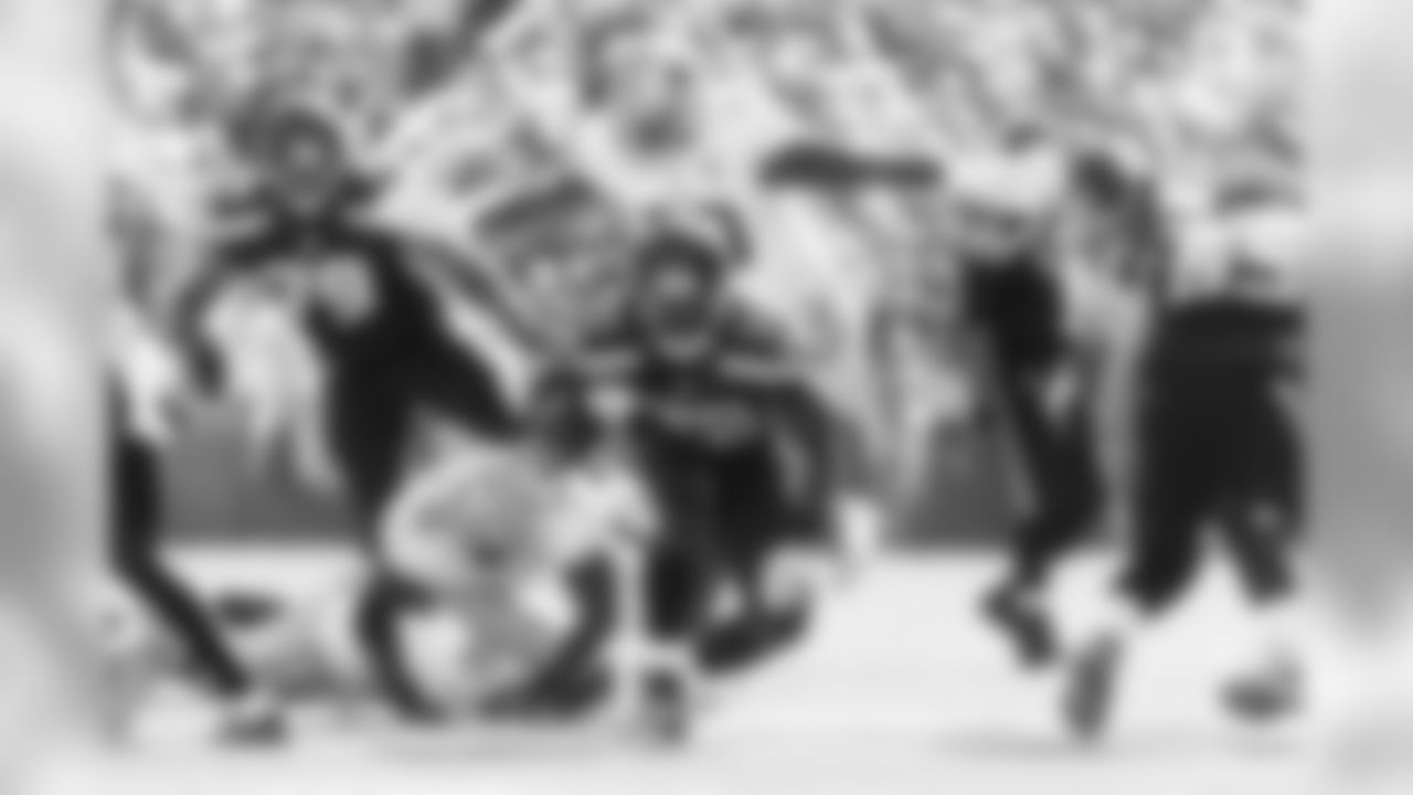 Seahawks running back Christine Michael finds the second level and looks for open field as he takes the first carry of the game 41-yards to the end zone to give Seattle an early 7-0 lead.