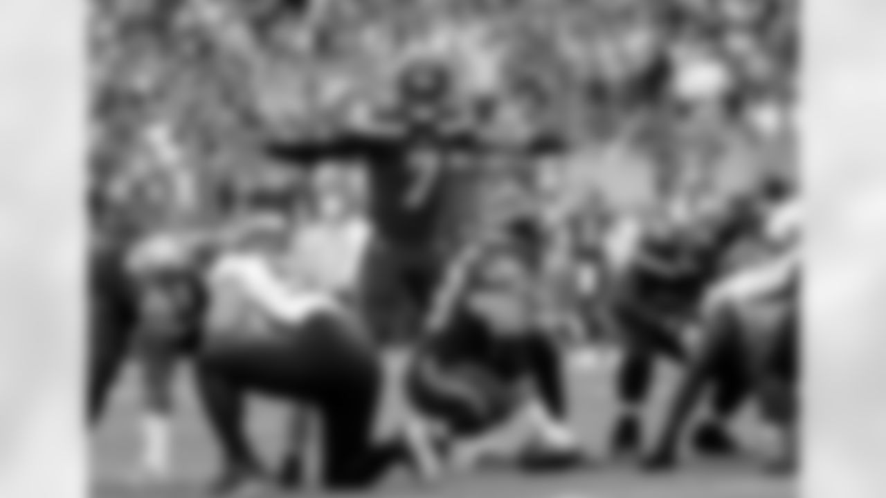The best photos of Seahawks quarterback Geno Smith from the 2022 season.
