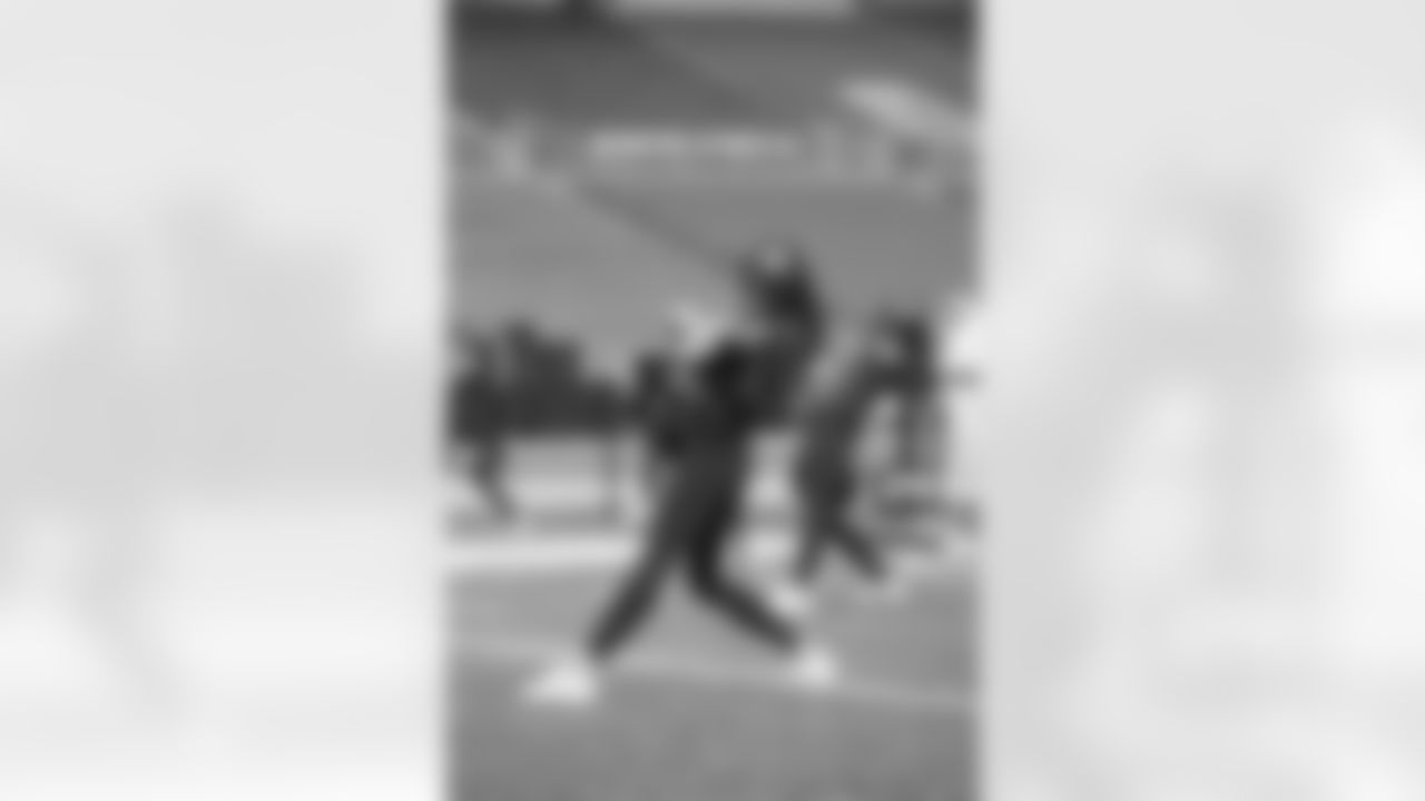 Seahawks-Dancers-Backstage-Pass-202110311035098594