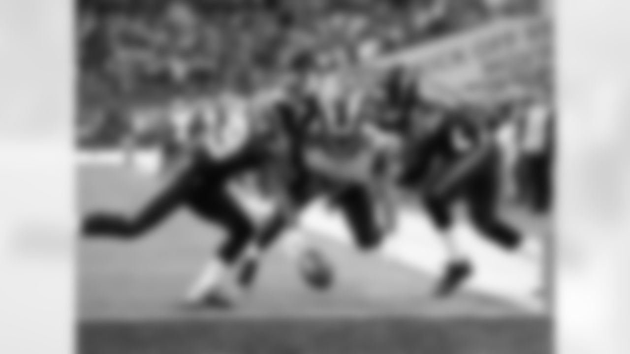 Seahawks-Rams-Through-The-Years-20141228_16-06-50_5394