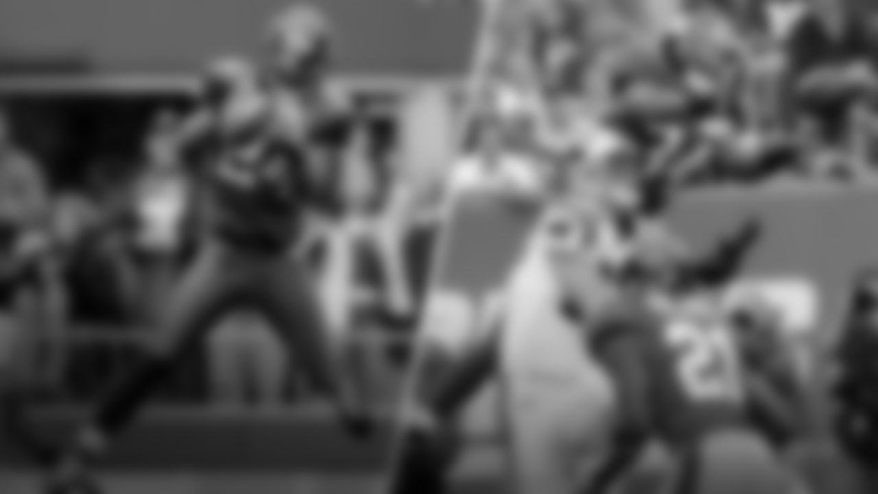 Safety Deon Grant played 11 seasons in the NFL including three seasons with the Seattle Seahawks and two seasons with the New York Giants. Grant won a Super Bowl with the Giants.