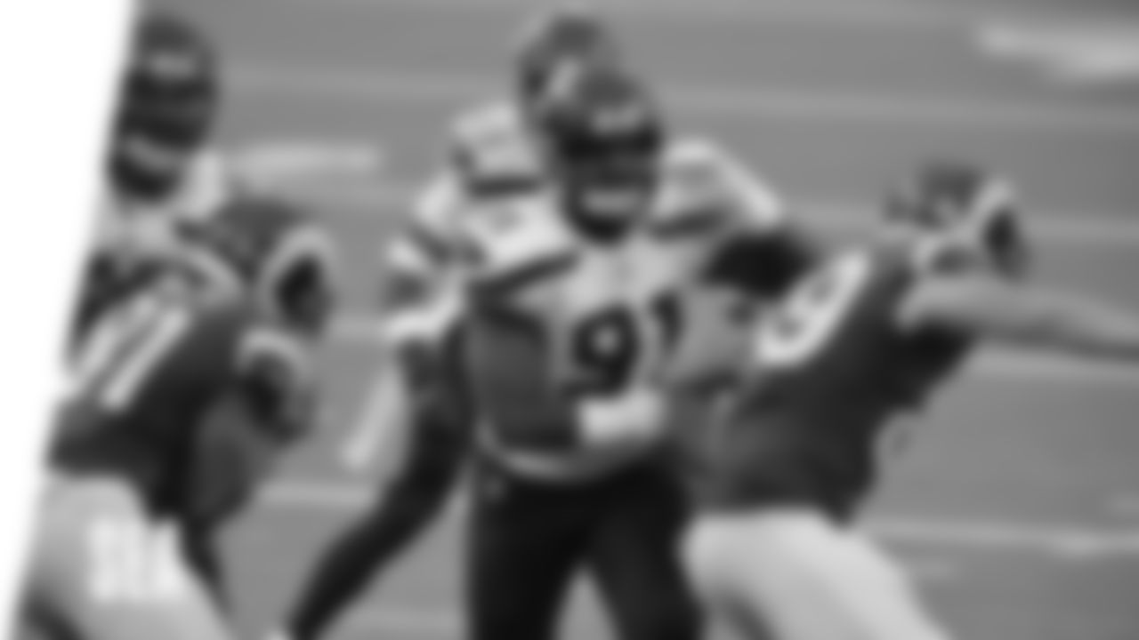 20201115_Week-10-Nesquik_00-41-19_SEAvsLAR_Action-LCC-00002