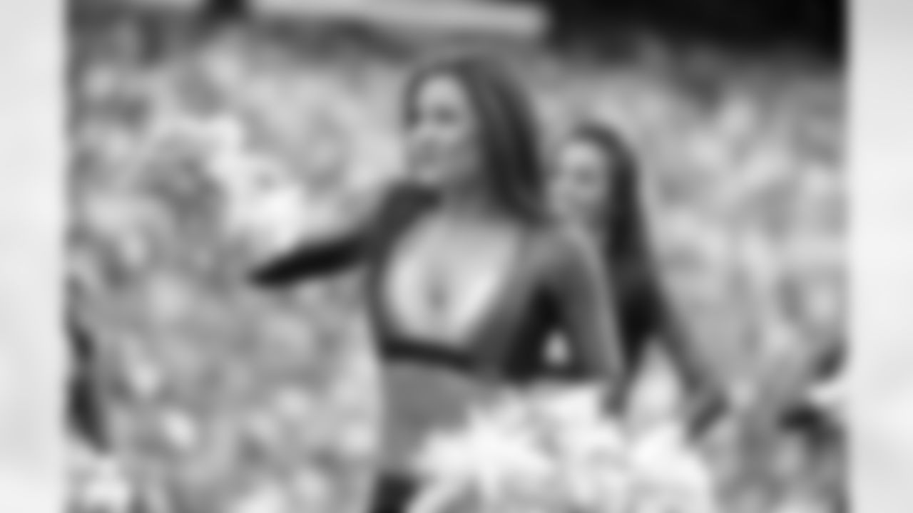 2010 - Week 1 Sea gals