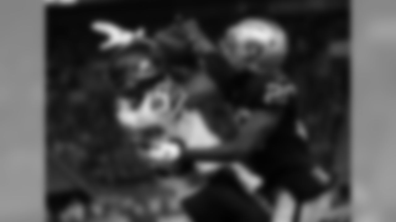 Seattle Seahawks wide receiver Doug Baldwin pulls down a tough catch over an Oakland Raiders defender during a game in London on October 14, 2018. The Seahawks defeated the Raiders 27-3.
