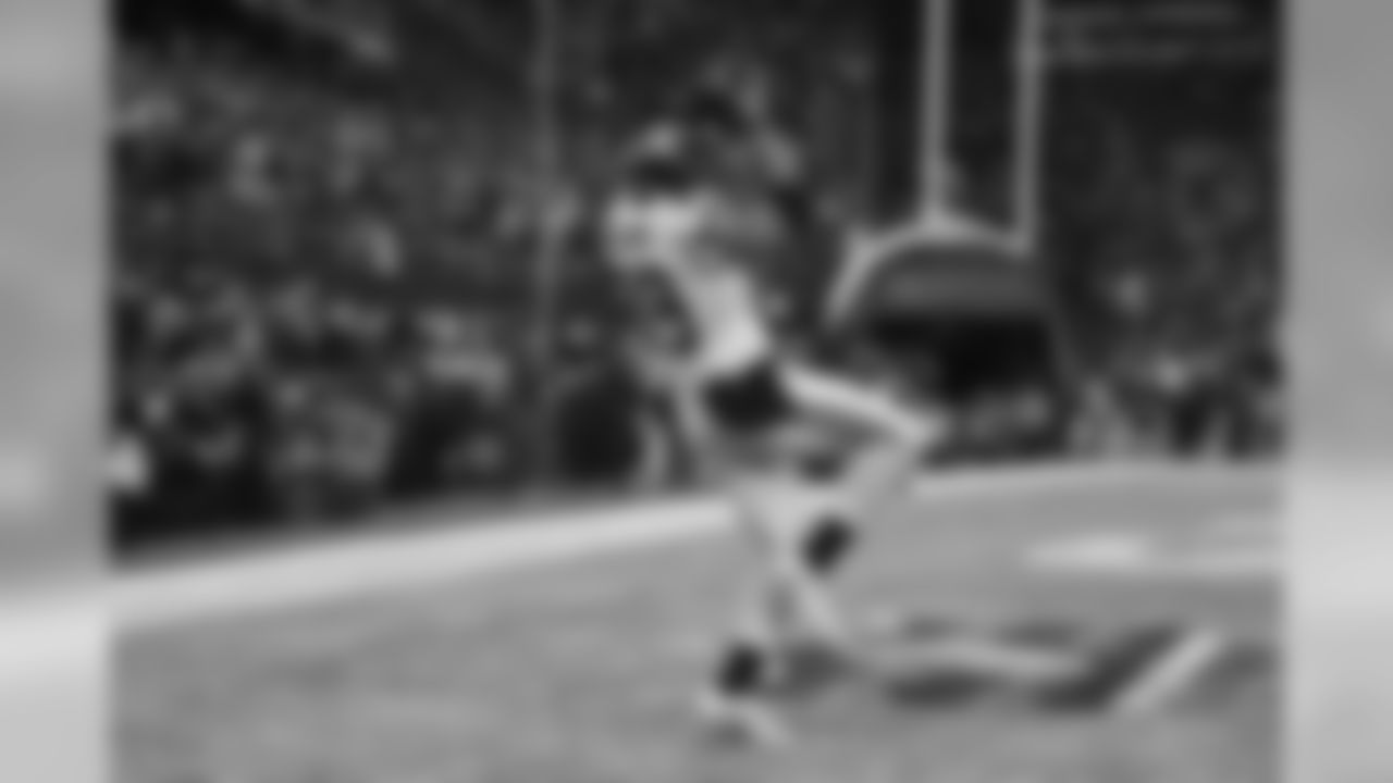 SEATTLE SEAHAWKS, LOS ANGELES RAMS