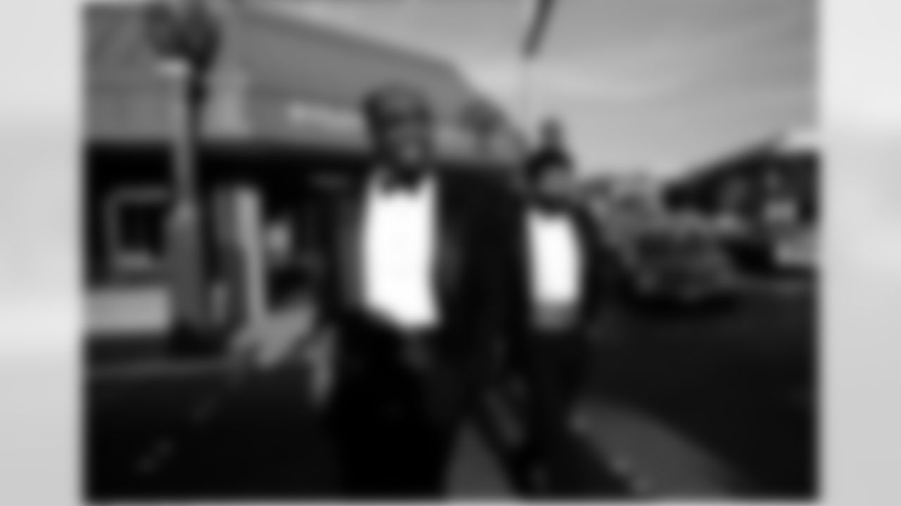 Seahawks-Franco-Harris-Through-The-Years-19840928_09-07-23_