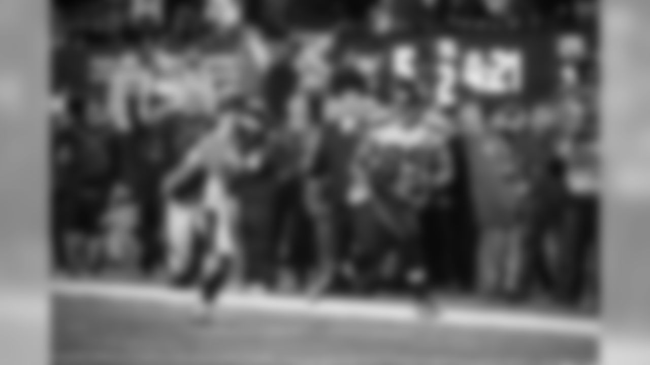 Seattle's Doug Baldwin found himself open deep along the left sideline and beat Denver's Champ Bailey for a 37-yard pass reception from Russell Wilson.