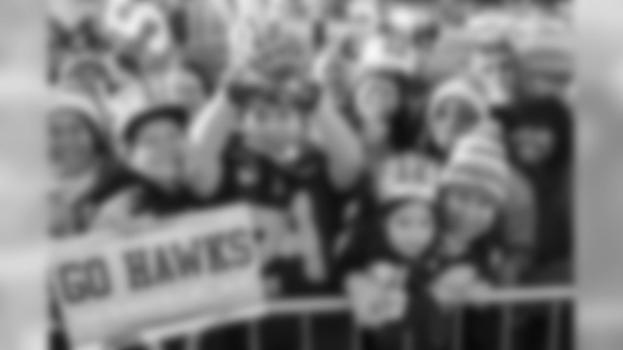 tempseahawksendoff_2014_bradpuet-1939.jpg