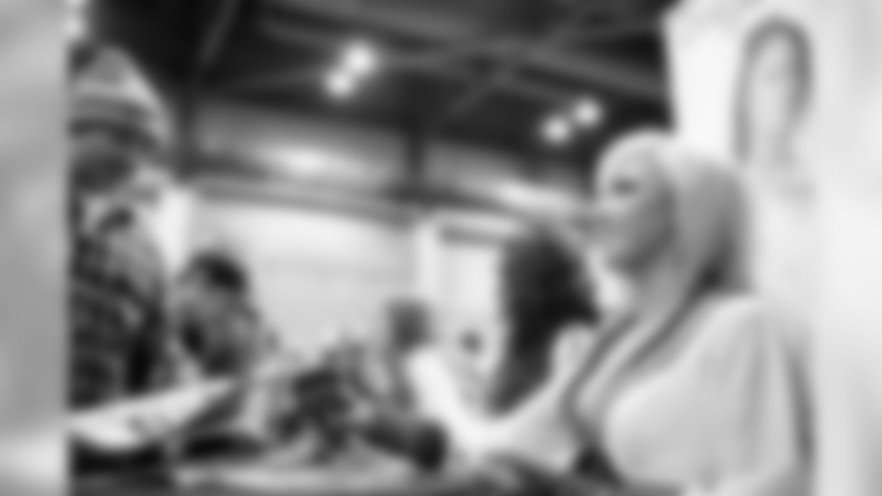 temp20150118_Seahawks_SeaGals_JHG-49.jpg