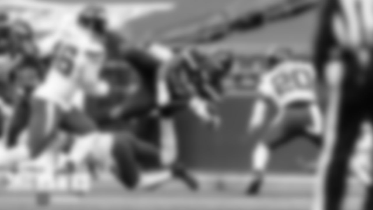 Seahawks running back Chris Carson flies to another first down.