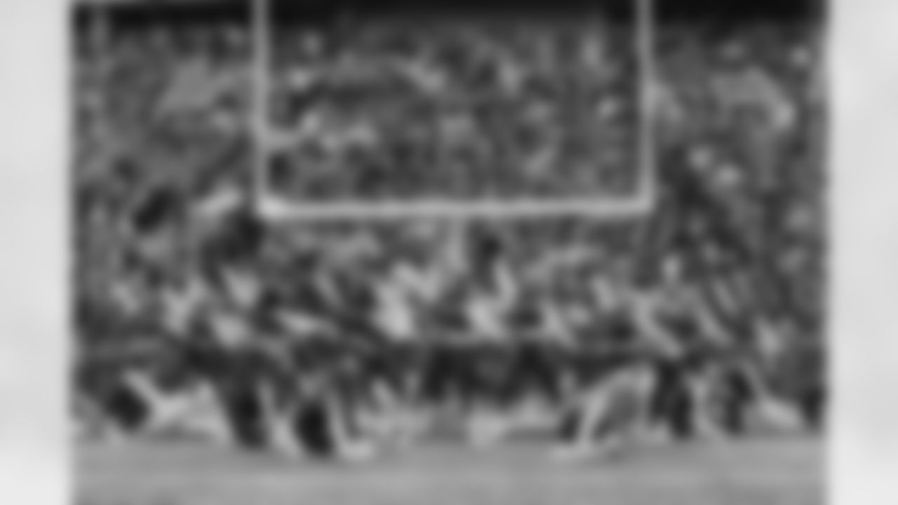 20221127_LVRvsSEA_DANCERS_POTTER-9070