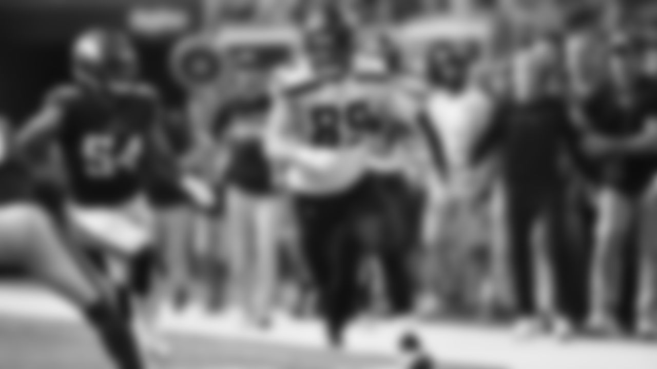 Seahawks tight end Will Dissly with a long gain on a pass reception against the Minnesota Vikings on September 26, 2021.