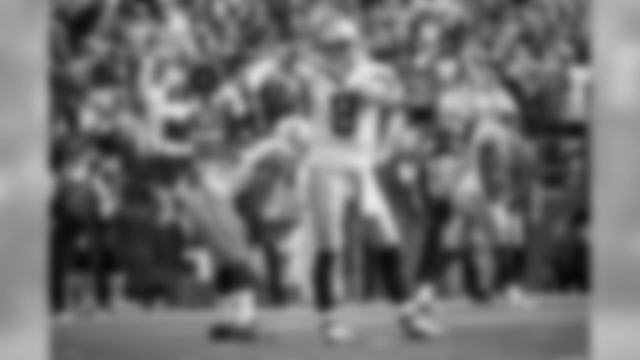 [October 19, 2003]: Seahawks 24 - Bears 17Chicago Bears' Charles Tillman (33) breaks up a pass intended for Seattle Seahawks' Koren Robinson in the fourth quarter in Seattle, Sunday, Oct. 19, 2003. Tillman was called for defensive pass interference on the play. (AP Photo)