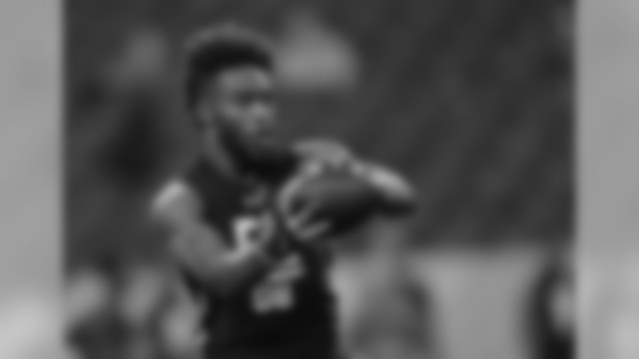 Colorado defensive back Tedric Thompson runs a drill at the NFL football scouting combine Monday, March 6, 2017, in Indianapolis. (AP Photo/David J. Phillip)