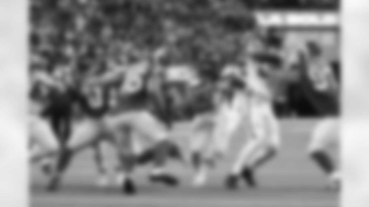 The best photos of Seahawks running back DeeJay Dallas from the 2022 season.