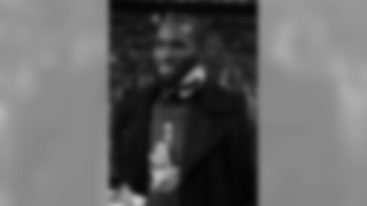 OL John Theus