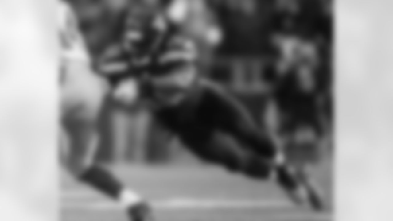 kevinpierrelouis-seahawks.jpg
