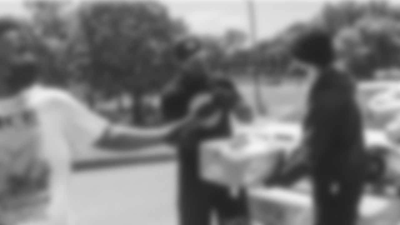 20210515_Ugo-Amadi-Shoe-Drive_6527