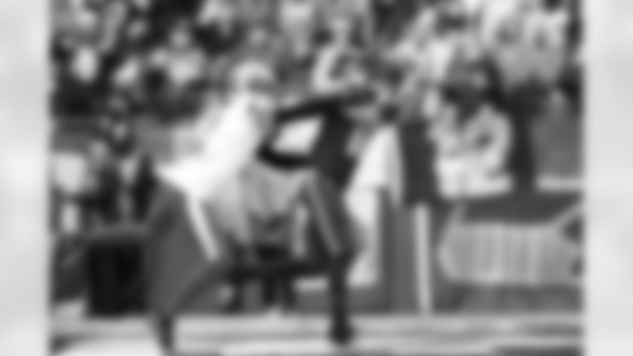 The best photos of Seahawks wide receiver Tyler Lockett from the 2022 season.