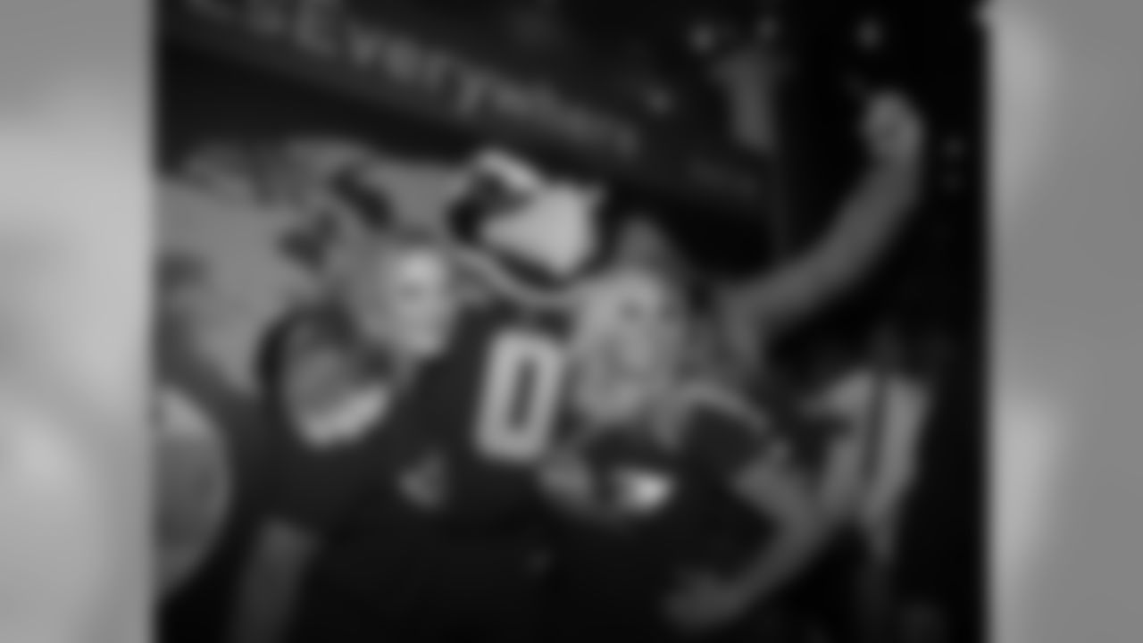 Seahawks_Fan_Rally_mi_191012_05