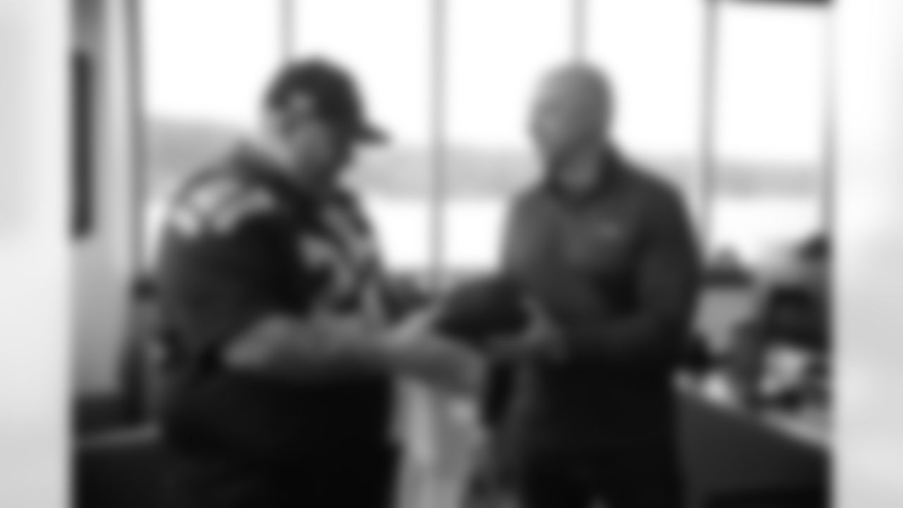1.28.23_Weintrob_A74_Seahawks_FanOfTheYearVMACTour_0015
