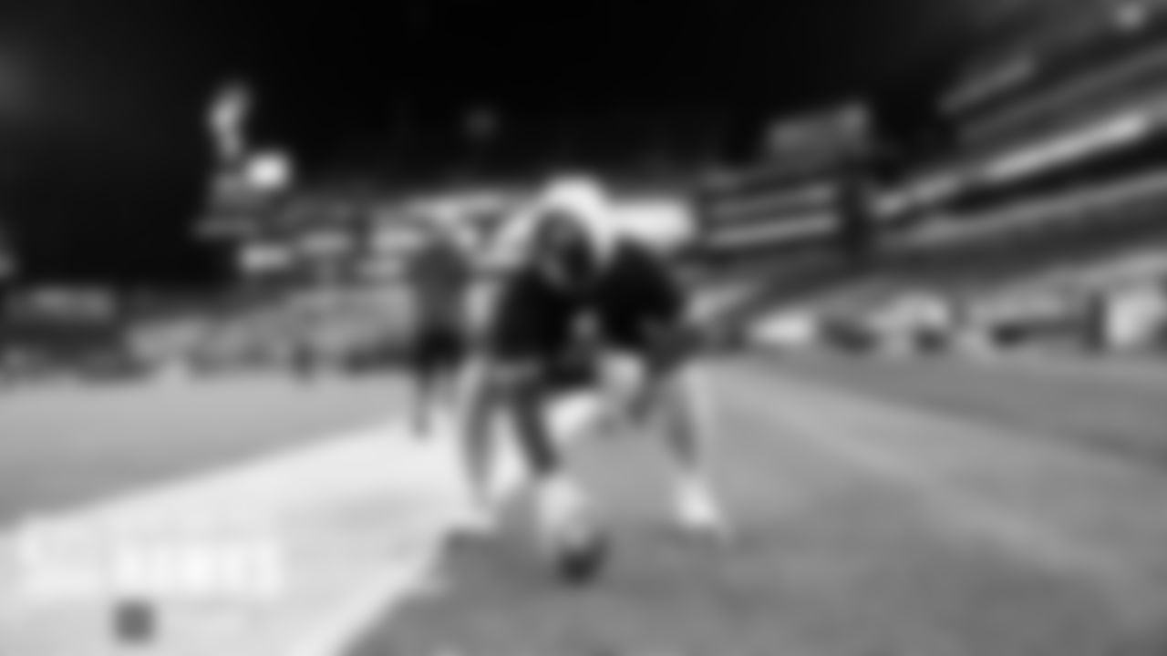 EyeOnTheHawks-Week12-20201130_15-56-00_20201130_SEAatPHI_BP_IMG_7244