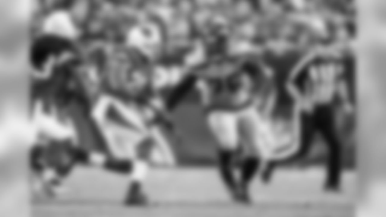Offensive tackle Duane Brown looks to block Arizona's Deone Buchanan in the fourth quarter.
