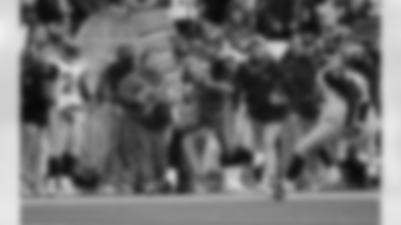 20050104_RAMS_WILDCARD__D0Q3989