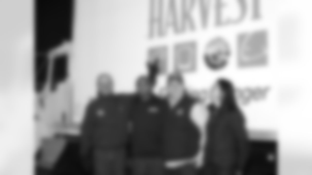 [November 14, 2010]: Seahawks 36 – Cardinals 18The Seahawks defeated the Arizona Cardinals 36-18 to move into first place in the NFC West.